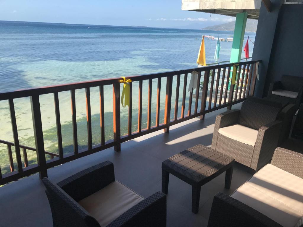 Babylon Oslob Coast Guesthouse photo 2
