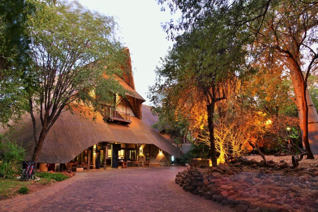 Victoria Falls Safari Lodge photo 3