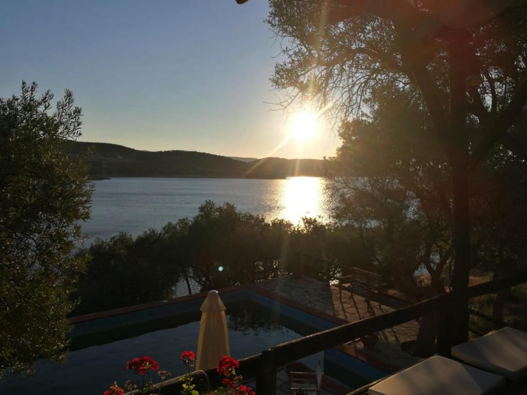 Villa Valia: Traditional Luxurious Residence photo 1