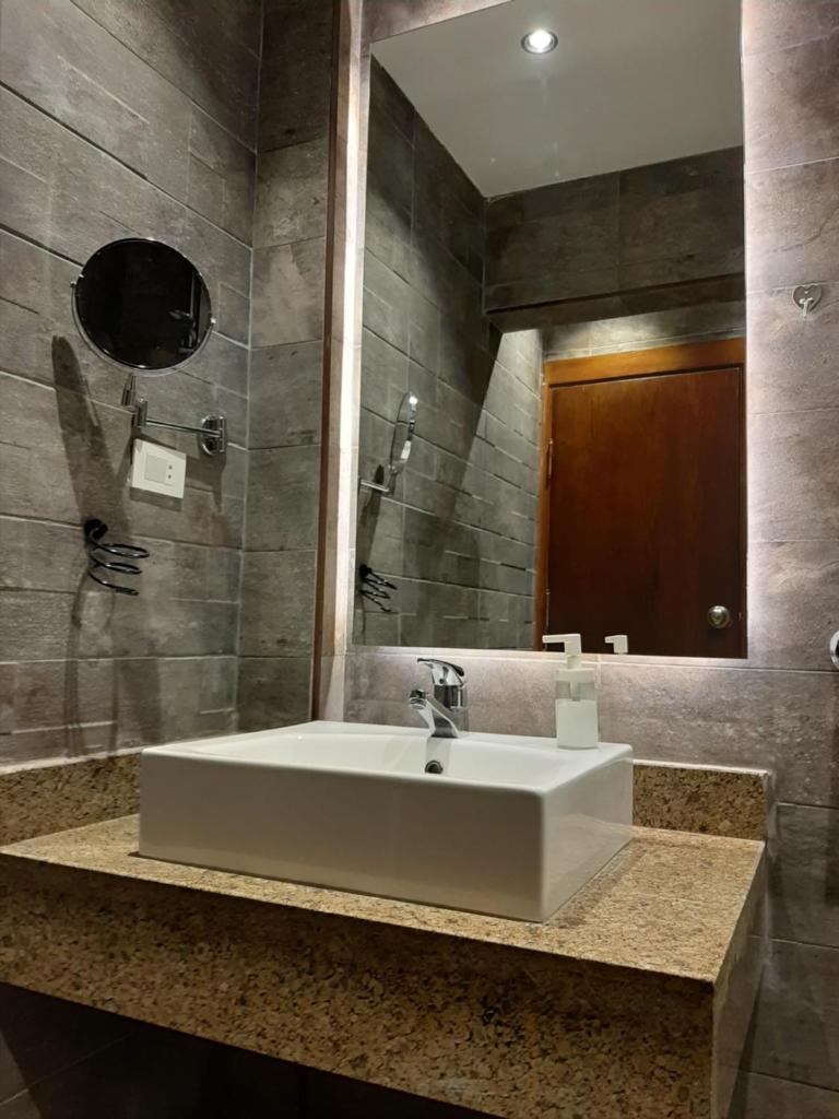 Студио (Номер-студио с кроватью размера «queen-size»), Nakhil Residence