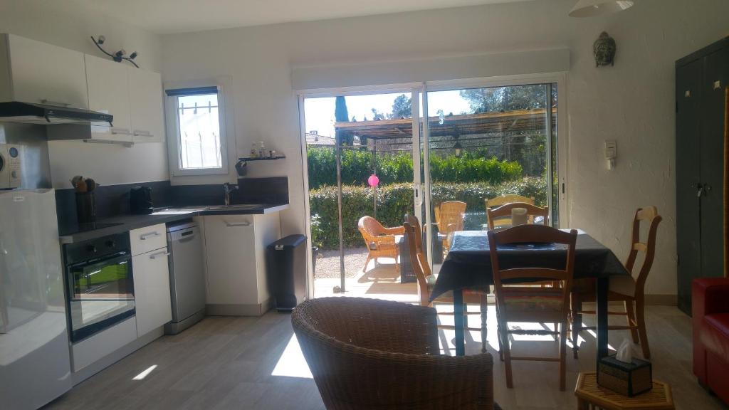 gite LAPAZ/jacuzzi privé/piscine photo 1