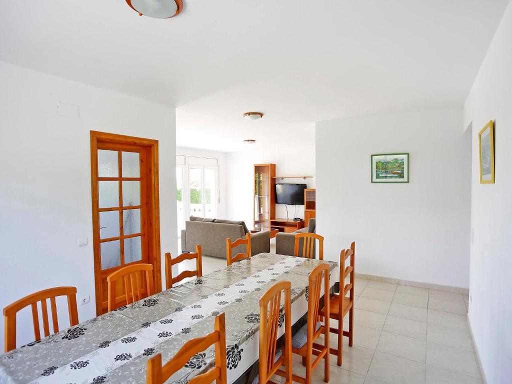 Villa Villa Llobeta by Interhome photo 3