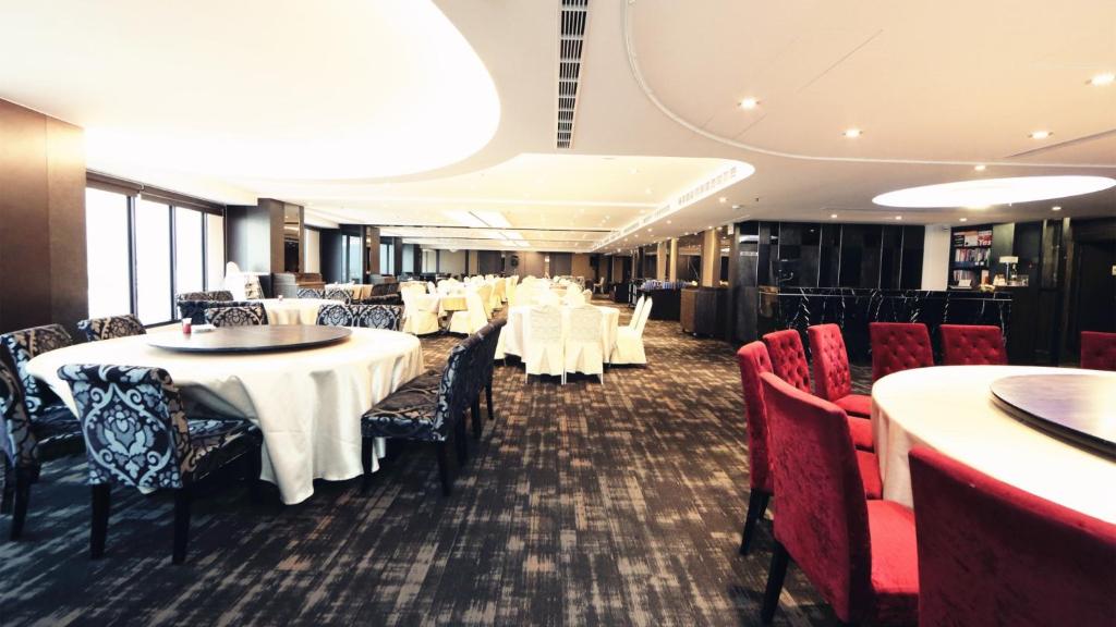 Grand Earl Hotel photo 3