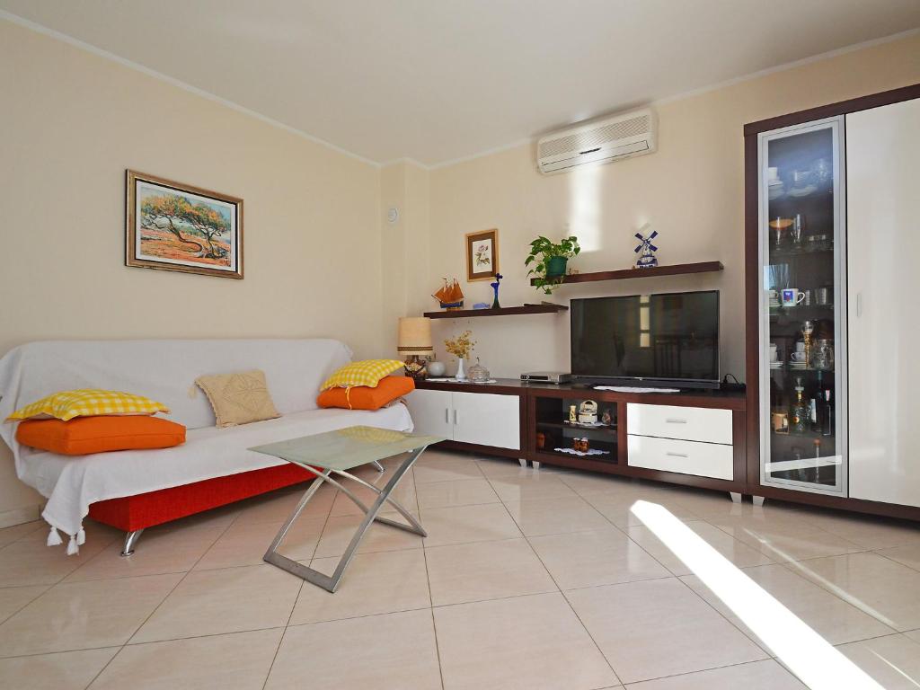 Holiday Home Lory by Interhome photo 2