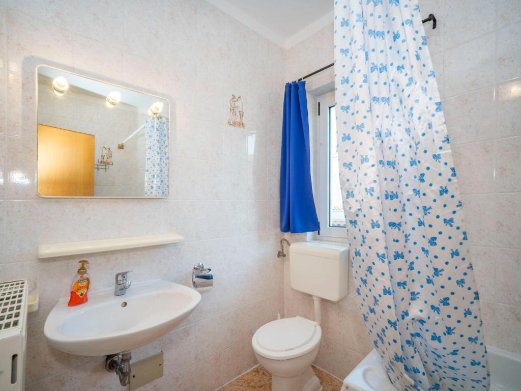 Apartment Hilde Blue-7 by Interhome photo 4