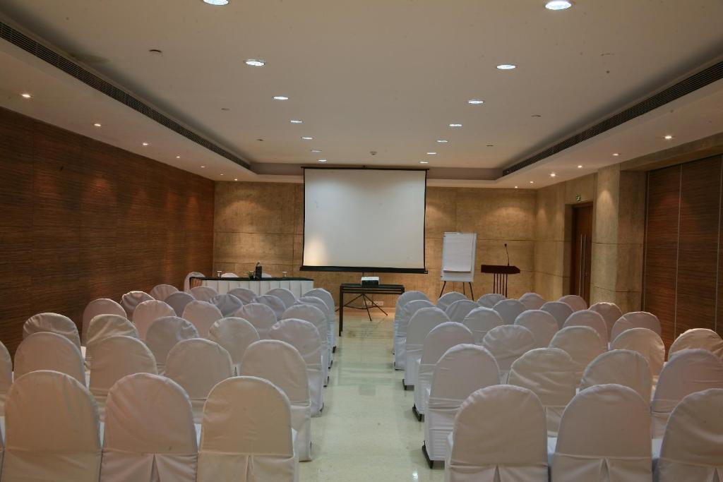 Mosaic Hotel, Noida photo 1