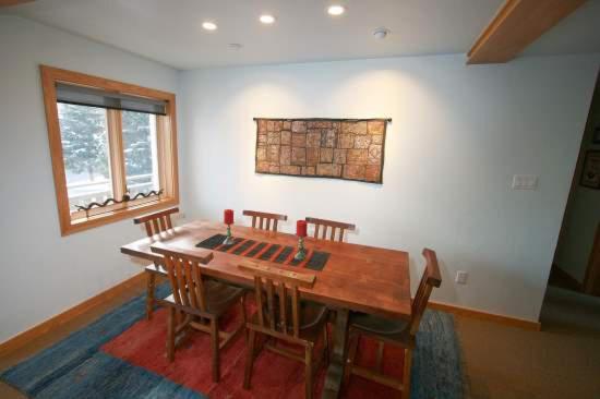 Condo with Vaulted Ceiling & Spectacular Mountain Views photo 4