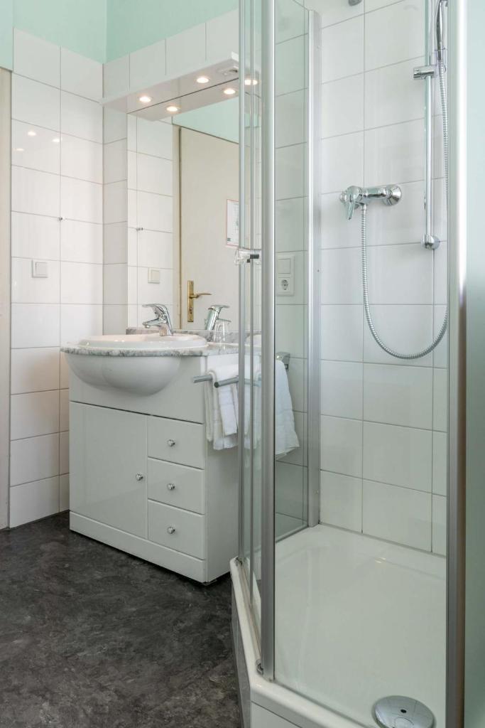 Одноместный (Single Room with Shower without WC), City Hotel Mozart