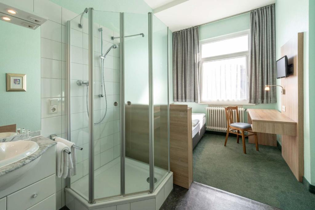 Одноместный (Single Room with Shower without WC), City Hotel Mozart