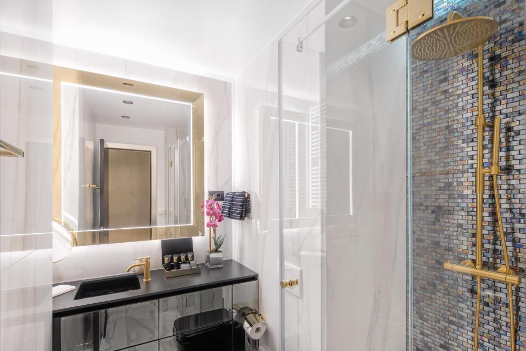 Posh Residence Luxury Suites photo 3