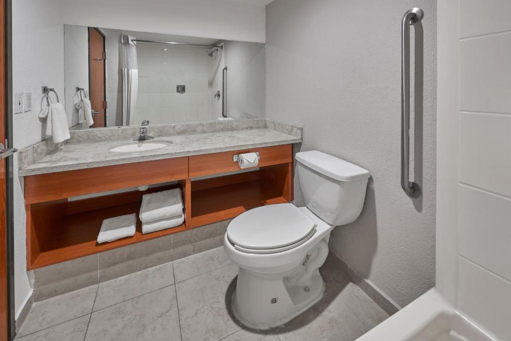 Extended Suites Monterrey Aeropuerto photo 2