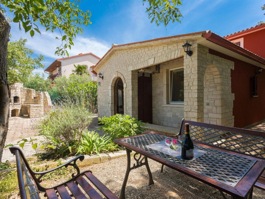 Holiday Home Christa by Interhome photo 4