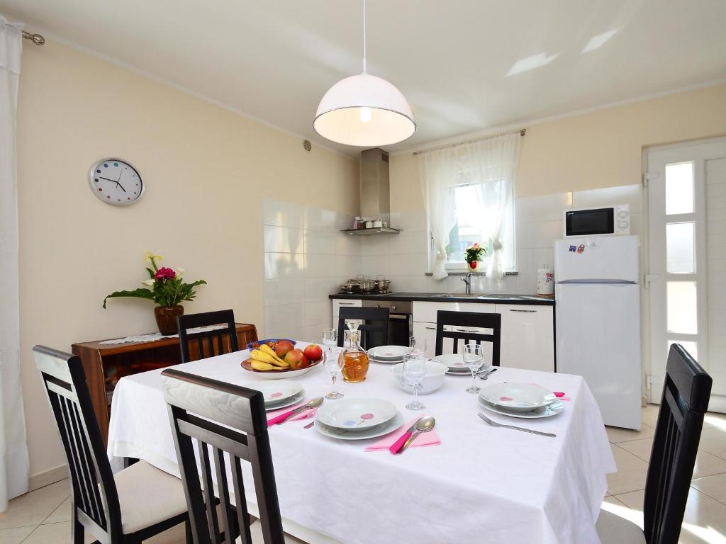 Holiday Home Lory by Interhome photo 3