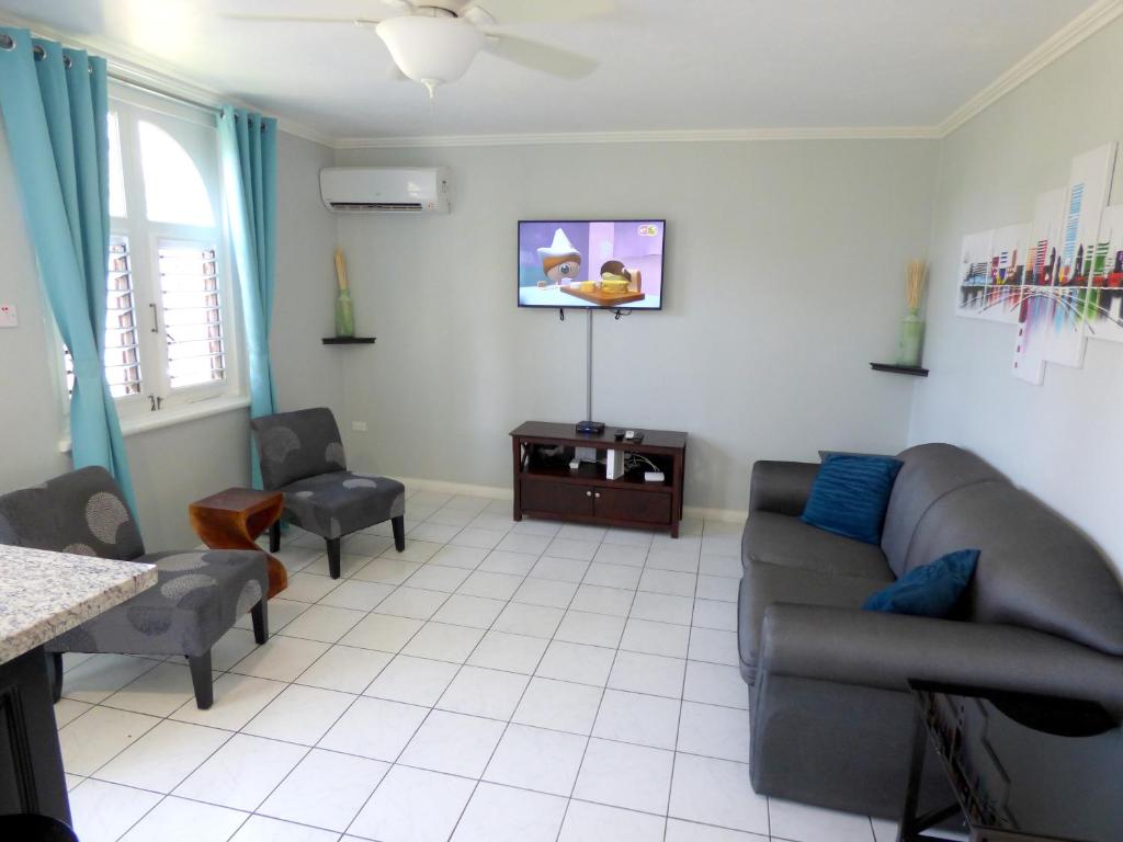 Beach One Bedroom Suite A17 photo 3