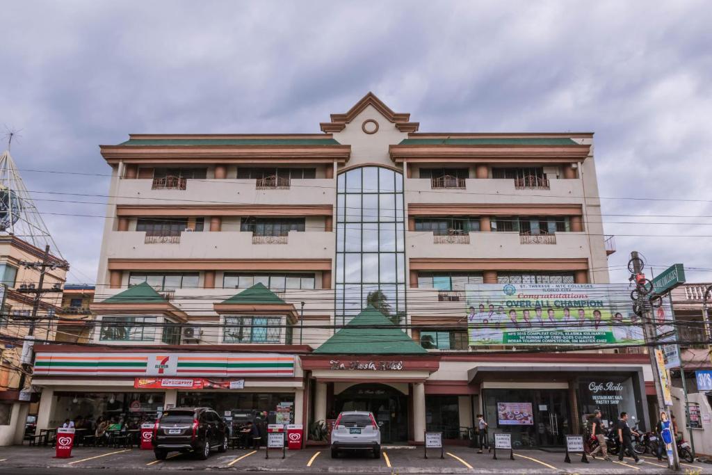 La Fiesta Hotel photo 2