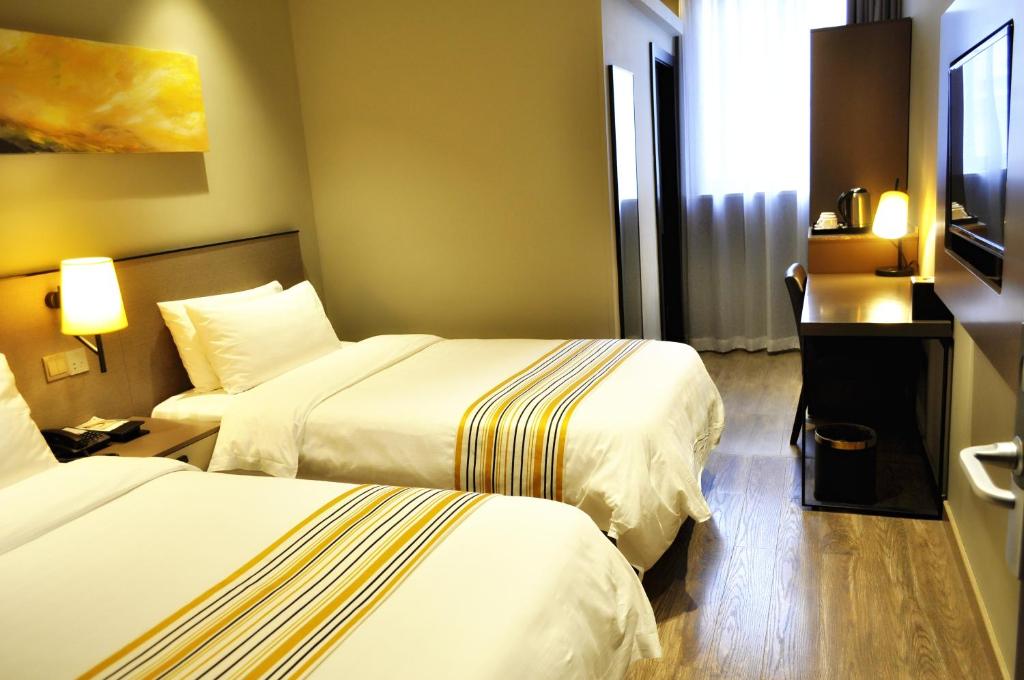 Двухместный (Двухместный номер Selected с 2 отдельными кроватями), Home Inn Plus Shanghai Huaihai Road Sinan Road
