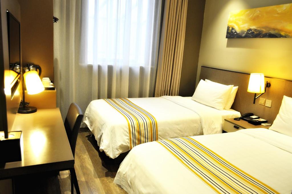 Двухместный (Двухместный номер Selected с 2 отдельными кроватями), Home Inn Plus Shanghai Huaihai Road Sinan Road