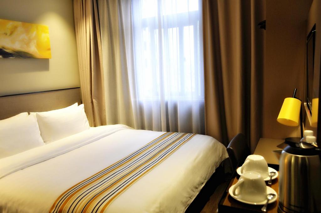 Двухместный (Двухместный номер бизнес-класса с 1 кроватью), Home Inn Plus Shanghai Huaihai Road Sinan Road