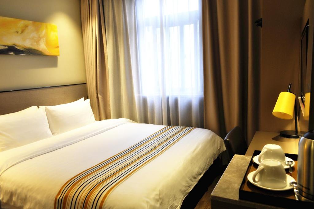 Двухместный (Двухместный номер бизнес-класса с 1 кроватью), Home Inn Plus Shanghai Huaihai Road Sinan Road