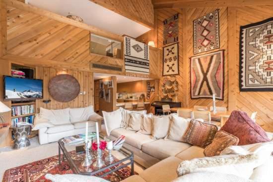 Vail Village Condo with Free Ski & Board Storage photo 2