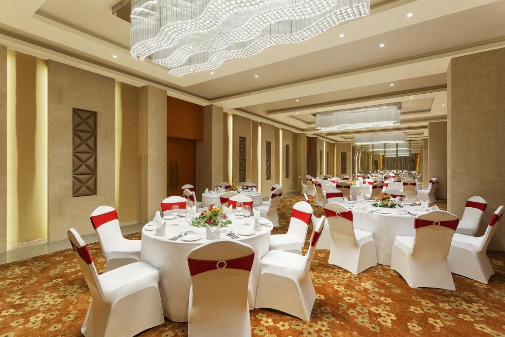 Nataraj Sarovar Portico photo 2