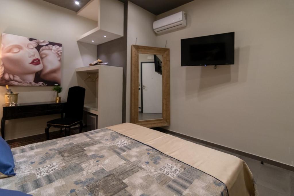 VESUVIANUS Rooms and More - Tap to explore photos