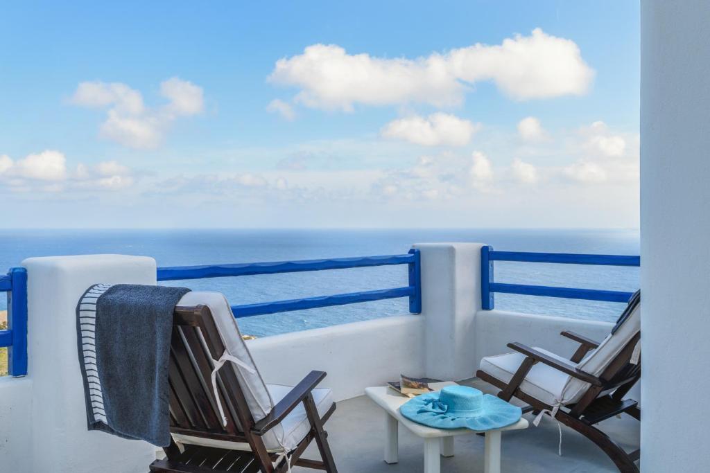 Heavenly Milos suites photo 4