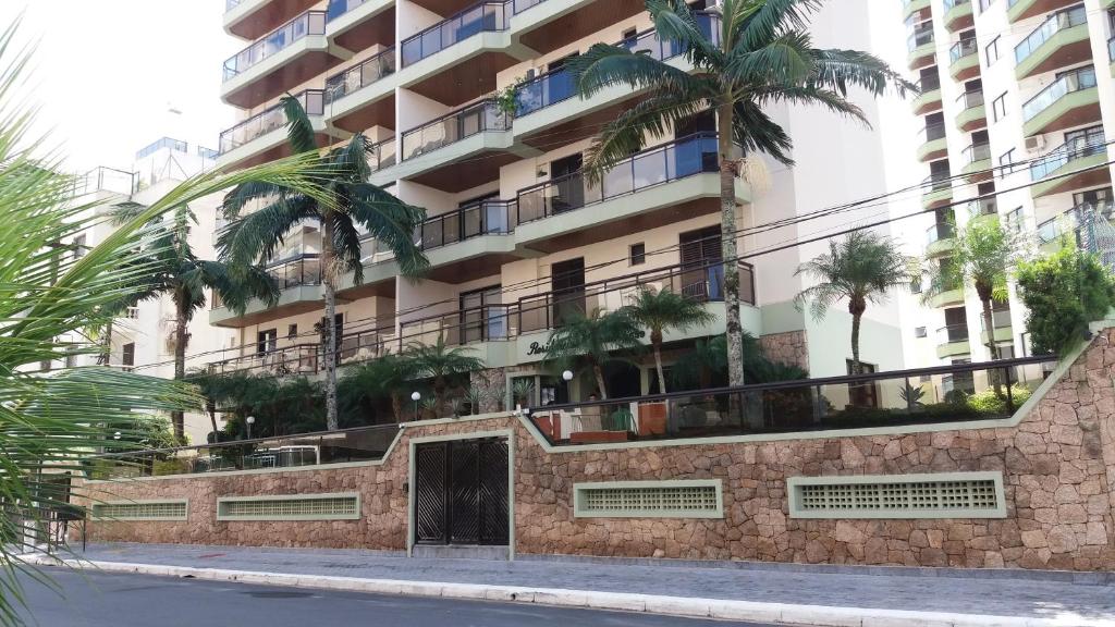Apartamento Enseada, Guarujá, 3 dorms, 3 banhs, 8 pessoas, 250 metros da praia, 2 sacadas, 2 vagas de garagem