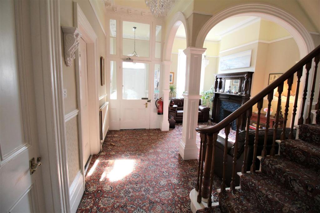 Chelston Dene Holiday Apartments - Tap to explore photos