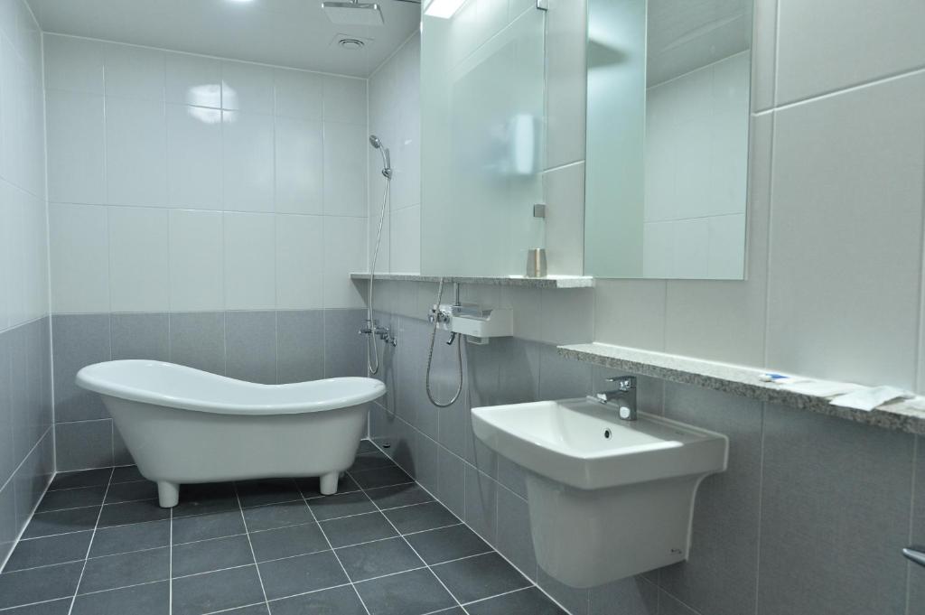 Gwangju Tourist Hotel photo 3