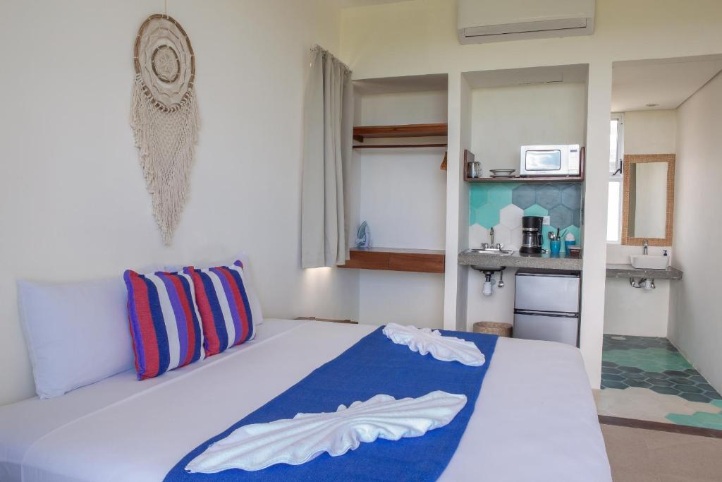 Сьюит (Улучшенный люкс с видом на сад), Suites Cielo y Mar