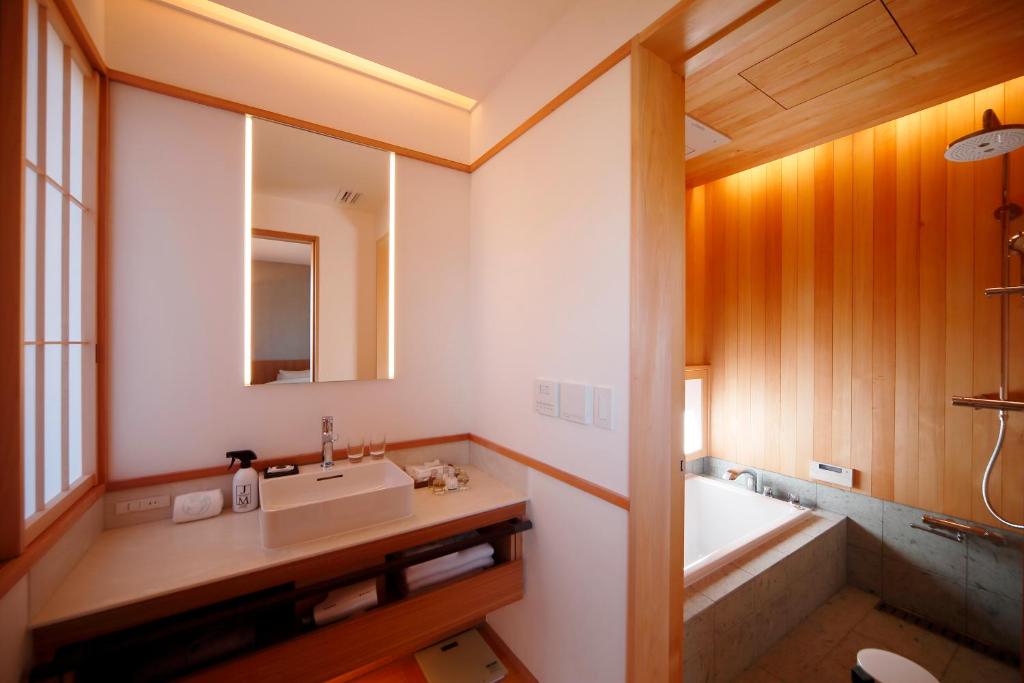 Aoi Suites at Nanzenji Modern & Traditional Japanese Style photo 1