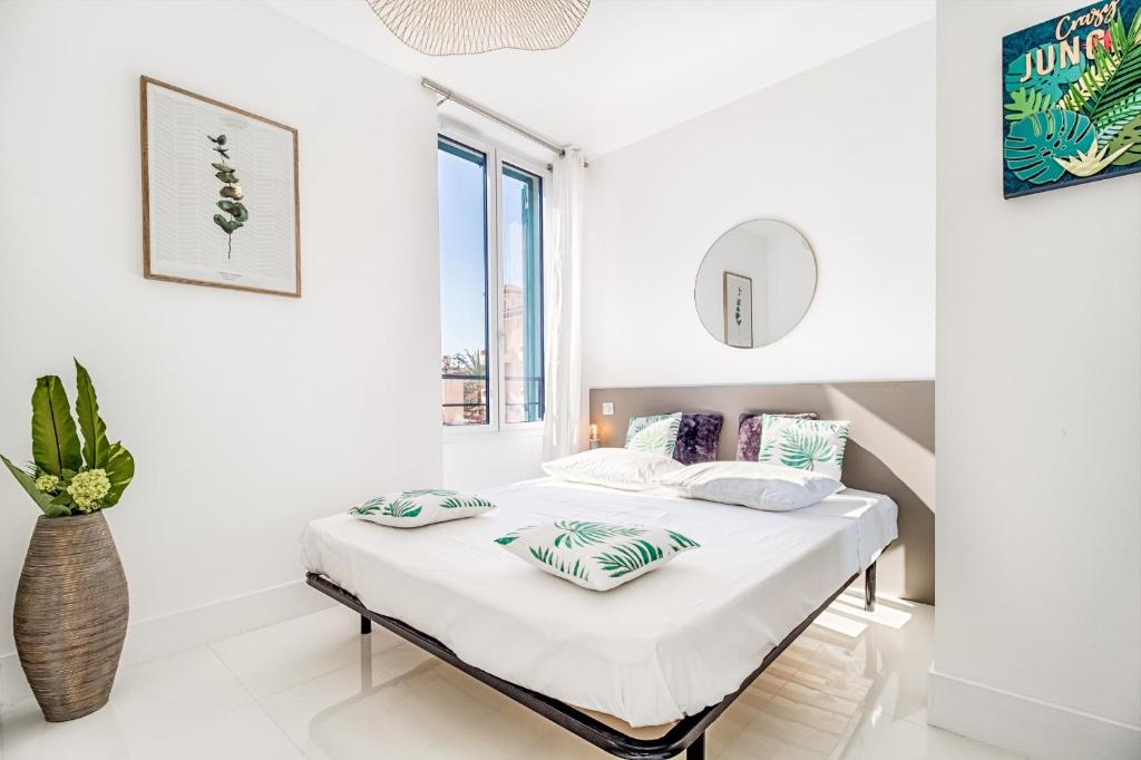 NEW ! SEA VIEW Design + Balcony 203 photo 3