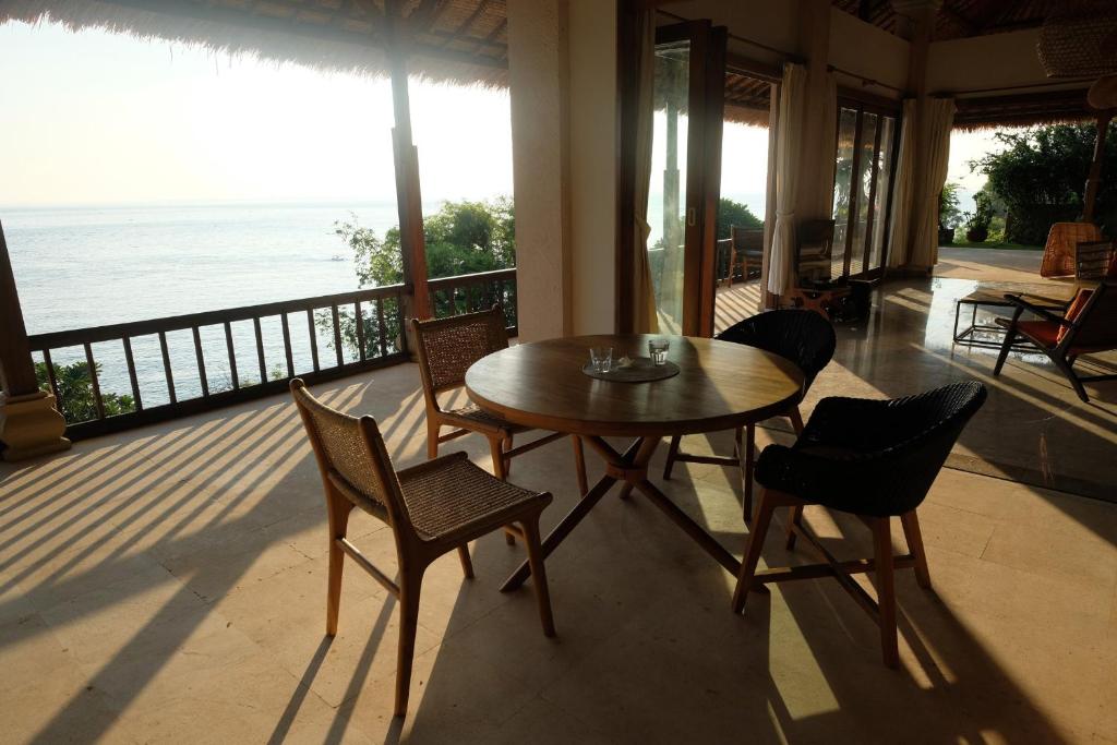Private Luxury Villa Celagi - with large infinity pool and ocean view photo 4