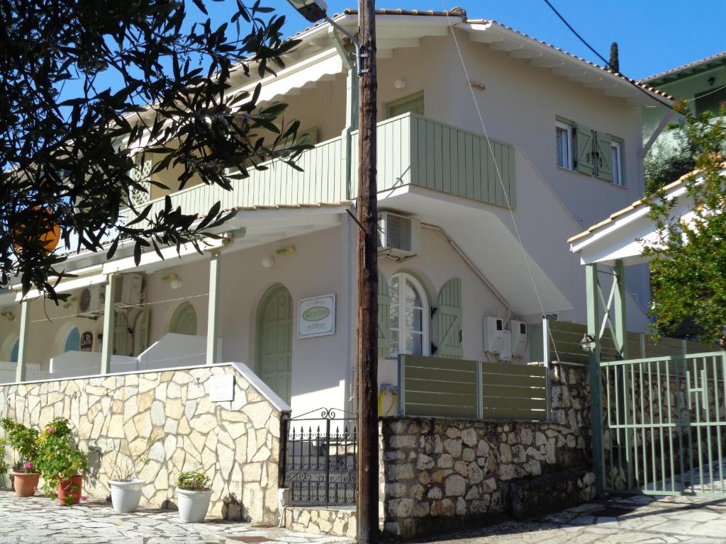 Green View Apartments photo 3