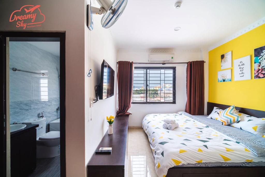 Двухместный (Двухместный номер Делюкс с 1 кроватью и ванной), Dreamy Sky - Airport View Boutique Hotel