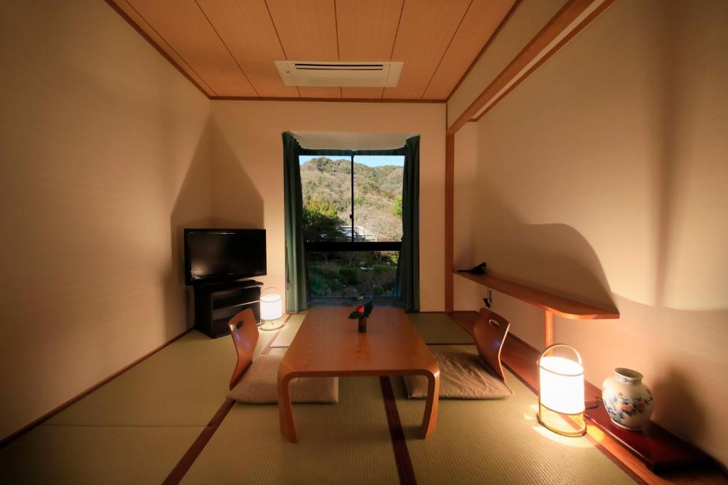 Hotel KAMOGAWASO - Tap to explore photos