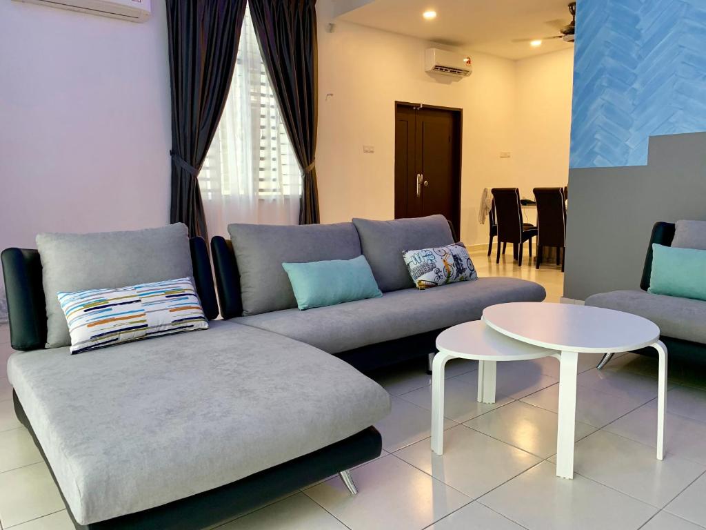 BRAND NEW Cosy Minimalist Home photo 4