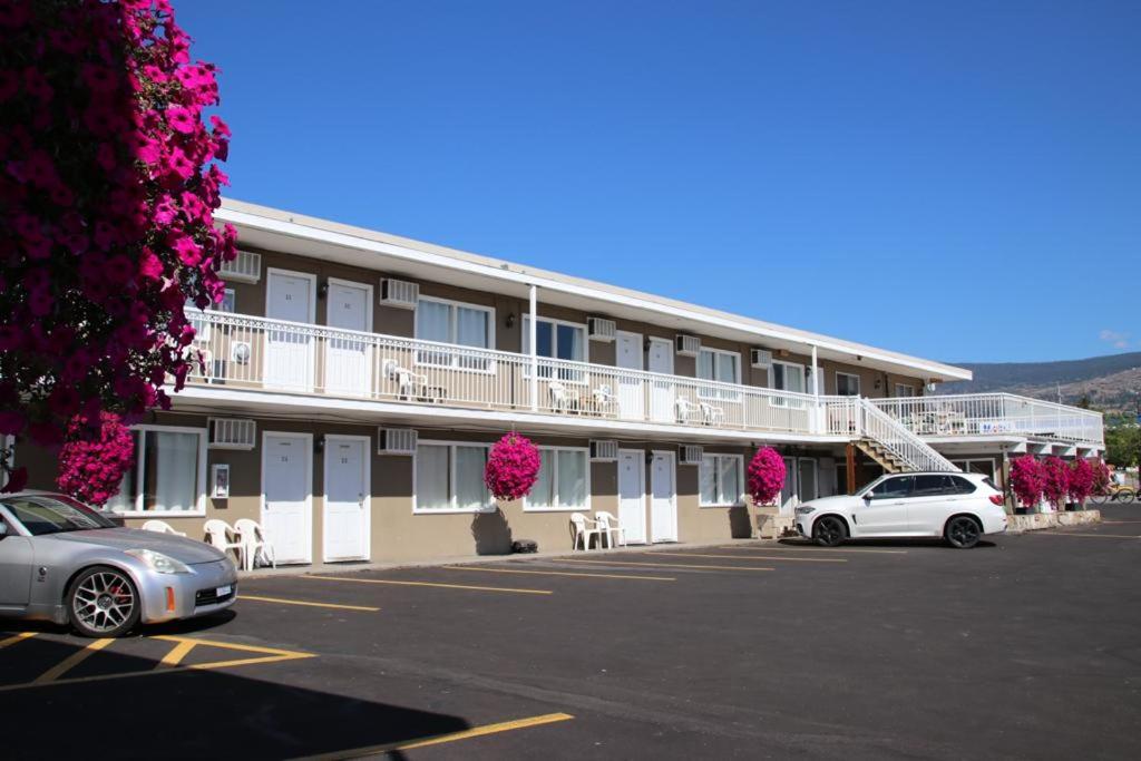 Plaza Motel photo 2