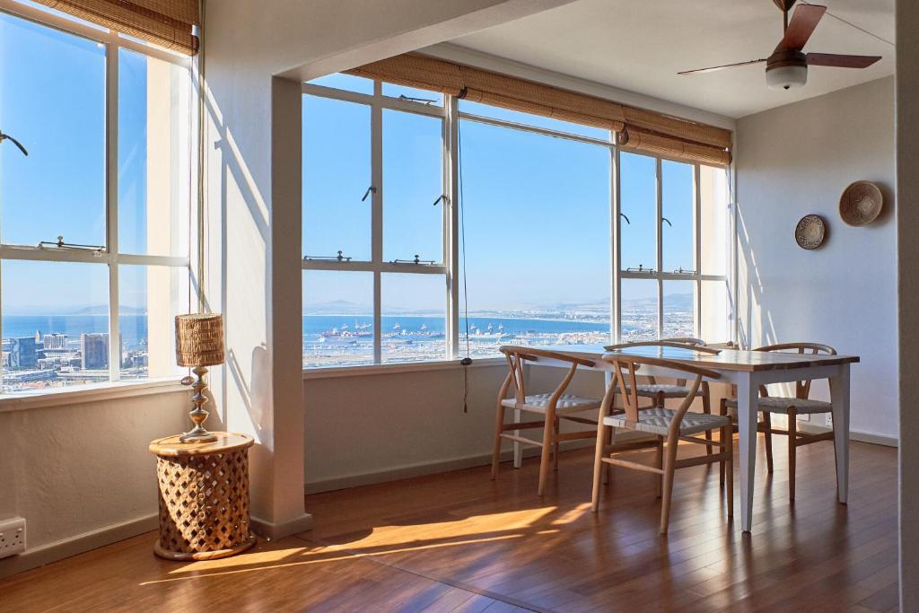 Breathtaking views, brand new renovated apartment photo 1