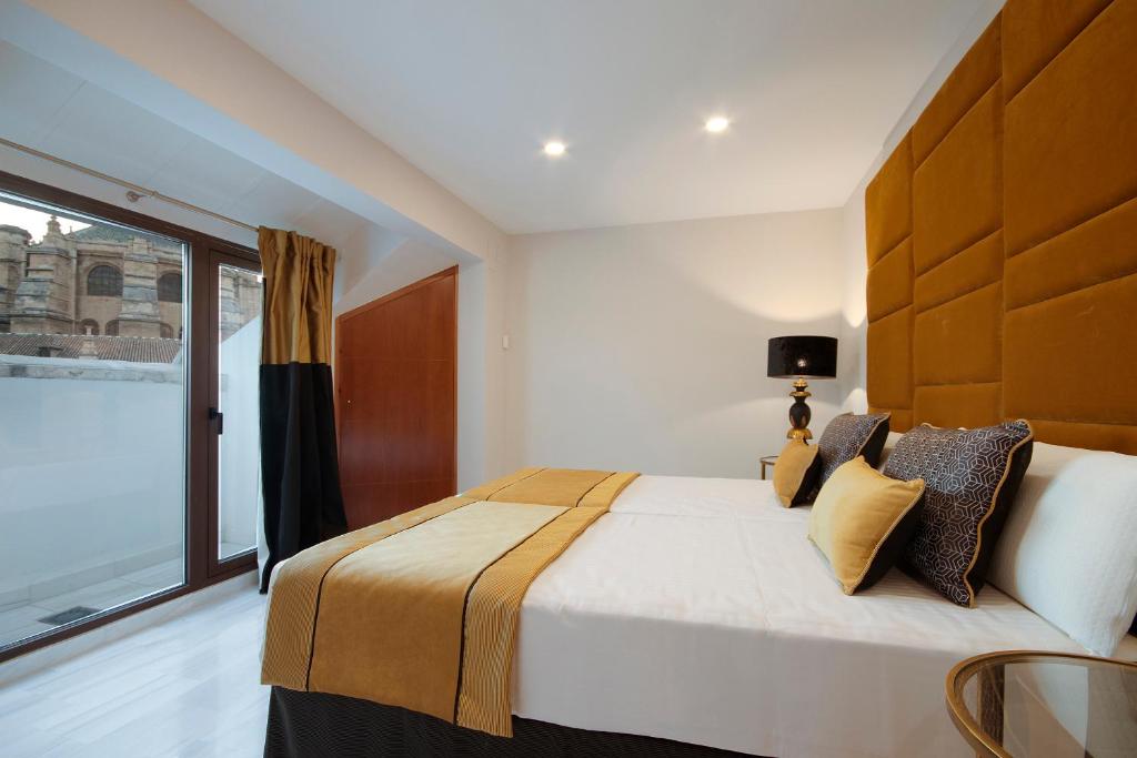 BiBo Suites Gran Vía photo 4