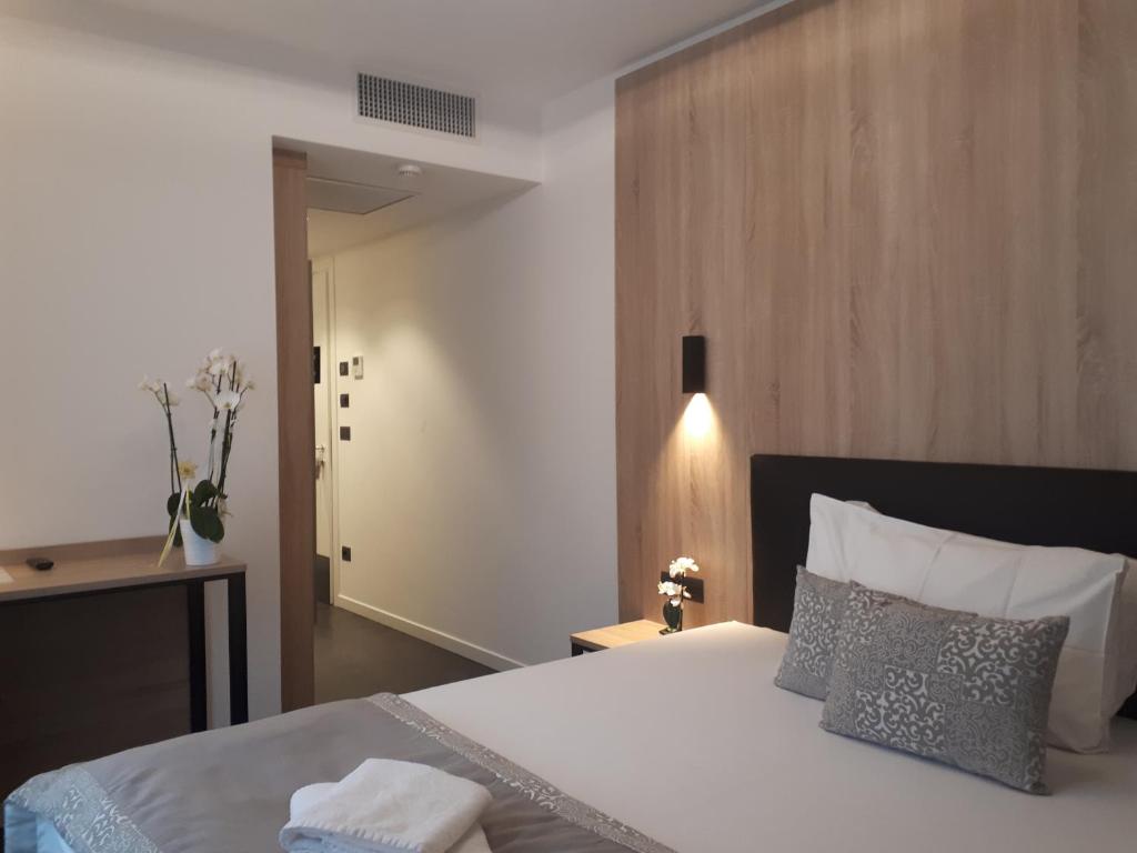 Tourist Hotel photo 2