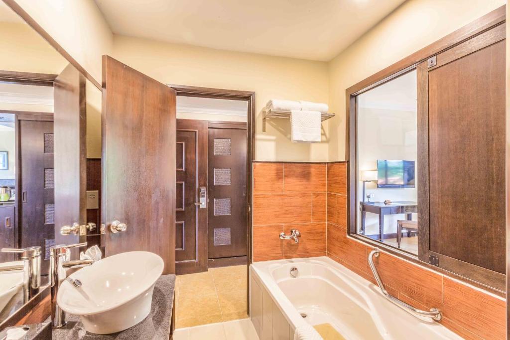 Двухместный (Номер Делюкс с кроватью размера «king-size» - Пляжное крыло), Camar Resort Langkawi