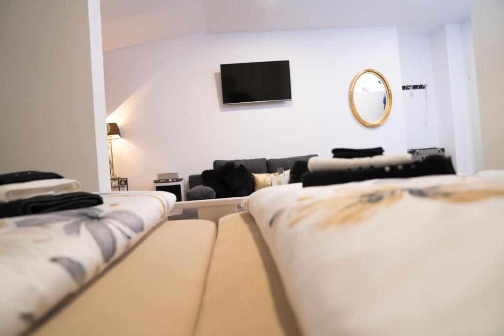 Pension & Restaurant La Amalia Room Type - Deluxe Quadruple Room