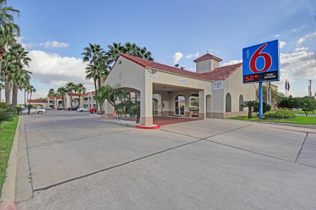 Motel 6 Edinburg, TX image