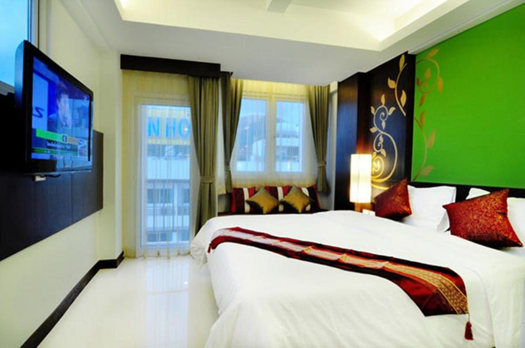 Двухместный (Улучшенный двухместный номер с 1 кроватью), P.S. Hotel