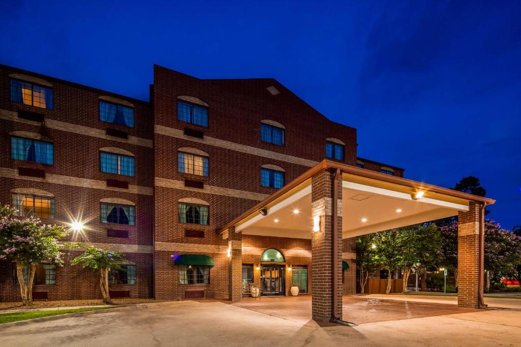 Best Western Plus The Woodlands image