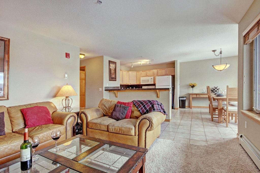 522 Watch Hill Condo photo 4