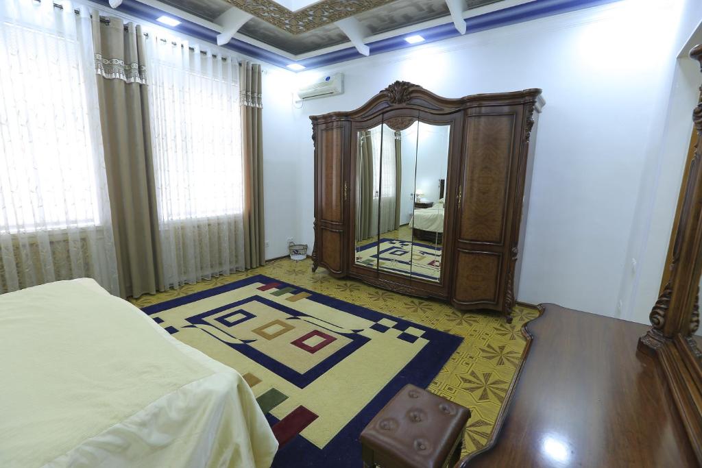 Номер (Кровать в общем 8-местном номере для мужчин и женщин), Yellow Hostel Dushanbe