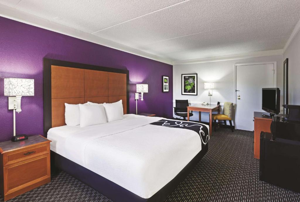 La Quinta Inn by Wyndham Midland photo 1